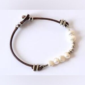 Women’s Silpada Sterling Silver Pearl Button Close Leather Bracelet